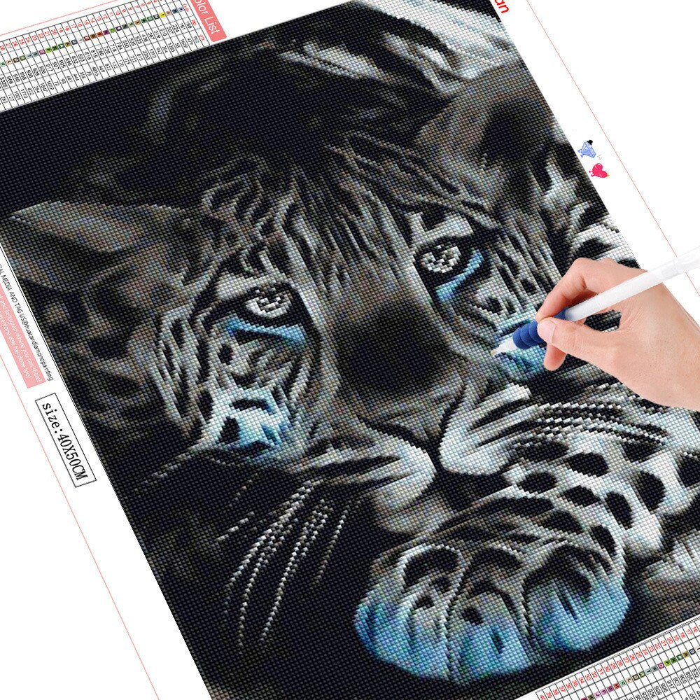 Leopard On Prowl - Diamond Painting Kit